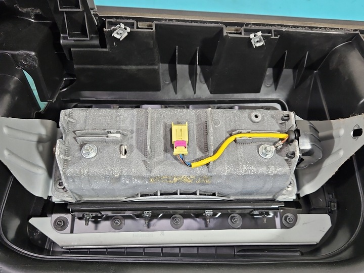 фото №9, Панель роздавальна консоль подушка безпеки vw golf v plus 05-09 eu