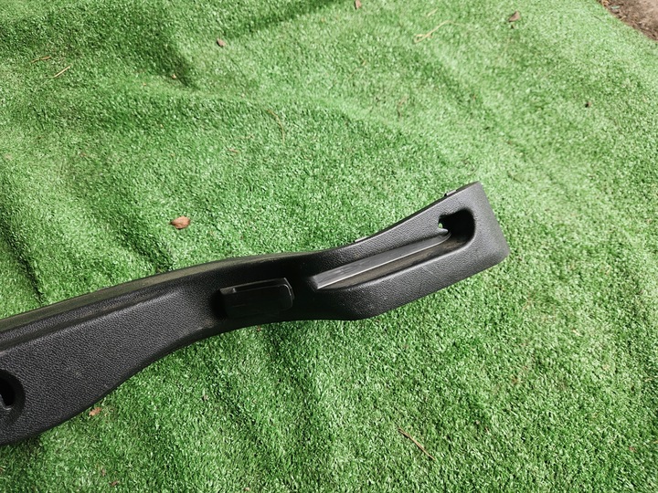 фото №4, Крепление ролеты багажника правые renault grand scenic iii 09-