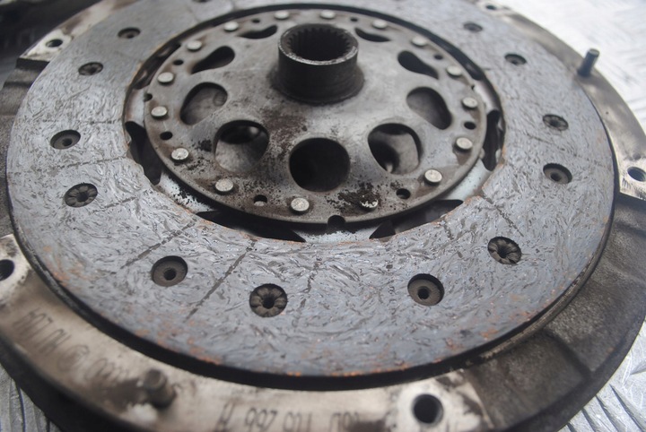 фото №5, Сцепление колесо двухмассовый механическая коробка передач audi a4 b7 2.0 tfsi