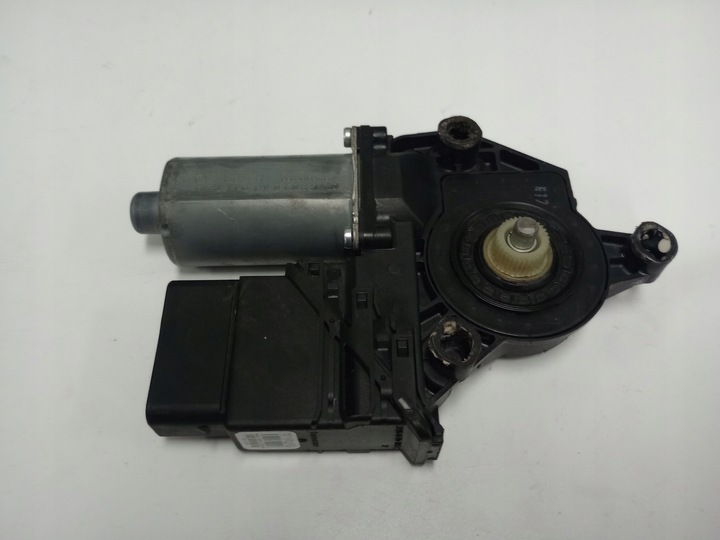 фото №14, Двигунчик скла правий зад vw golf plus 5m0839402b