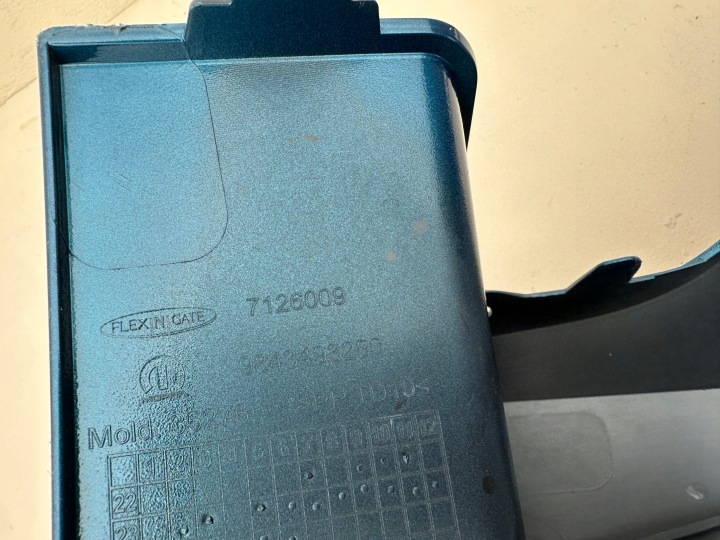 фото №9, Peugeot e-3008 3 iii 23r- уголок бампера левое зад заднее 9843493280