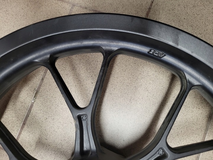 фото №10, Aprilia rs4 125 tuono 21- диск перед 17 x 2,75