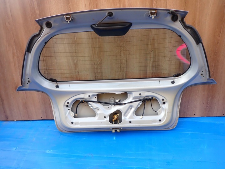 фото №6, Toyota yaris jp 99-05 крышка багажника стекло 199