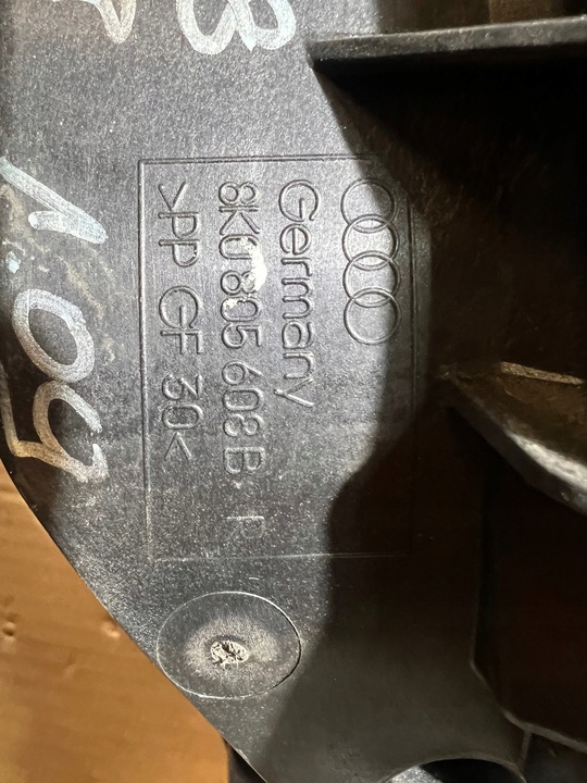 фото №8, Audi a4 b8 рестайлінг ковзун кріплення лампи праві перед 8k0805608b