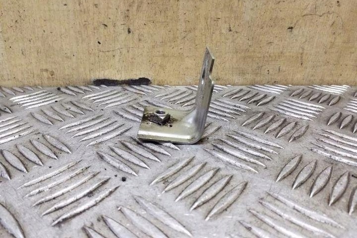 фото №2, Крепление передней левого крыльев vw passat вариант b8 3g5 3g0809471