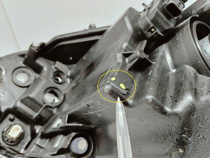фото №11, Toyota yaris iv 4 p21 19-фара передня праве перед лінза koito k0-6 eu