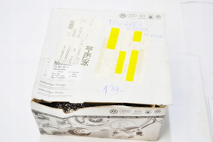 фото №16, Vw touareg рамка консоли 7l6864251c новая оригинал