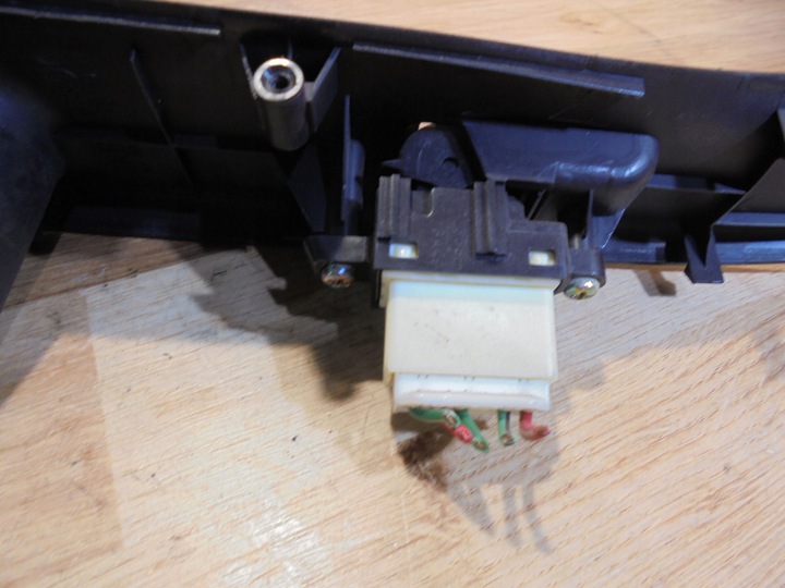 фото №13, Перемикач скло правий перед mazda 6 gg gj6a-684li