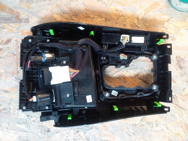 фото №4, Kia proceed 21r рамка выборщик usb панель бардачок 84631-j7900