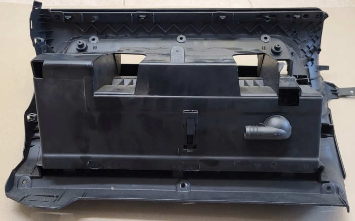 фото №12, Бардачок полка пассажира з панели штуцер dekor vw golf v 1k oem номер европа