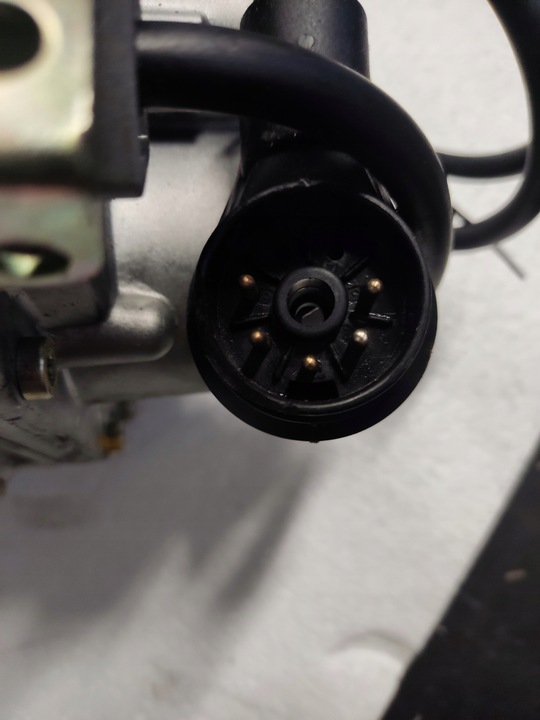 фото №10, Насос впрыскивающий bosch 0400195001 mercedes 2.5d a6050700401