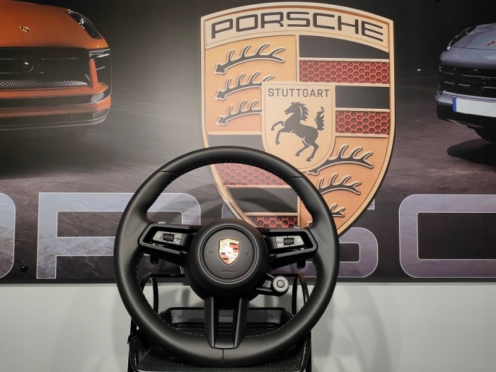 фото №13, Руль кожа лепестки 992419798b porsche taycan 9j1 992
