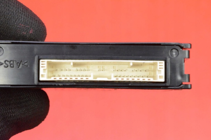 фото №8, Блок управления  модуль gateway 89111-k0020 toyota yaris 4 iv 1.5 12v 125 km 20-