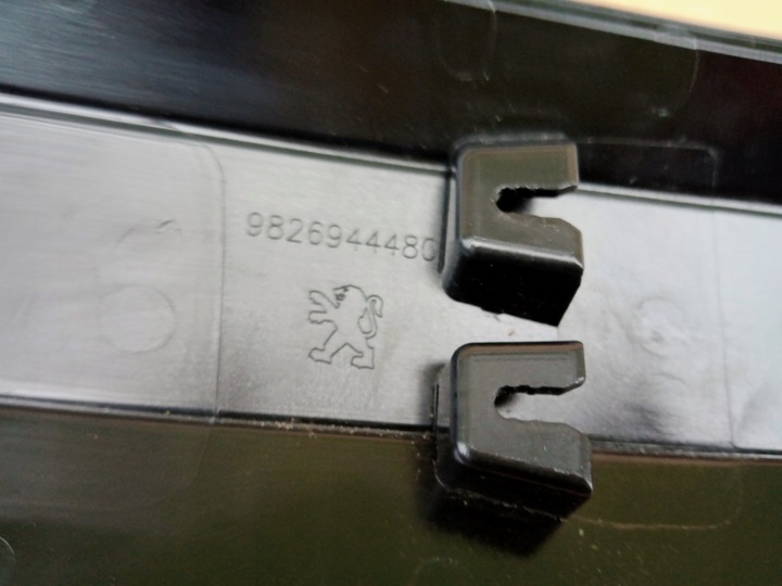 фото №9, Peugeot 208 ii накладка крышки багажника 2019r-