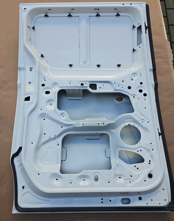 фото №7, Дверь левая боковые сдвижные id buzz cargo id.buzz 1t35843207 белый lb9a