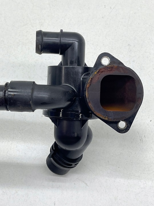 фото №11, Audi a6 c7 2.0 tdi термостат + корпус трубка води