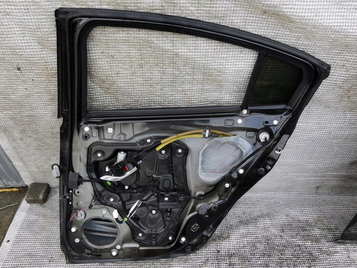 фото №16, Mazda 6 iii gj gl 12-18 дверь правые перед зад sedan комплектные 41w 2 штуки