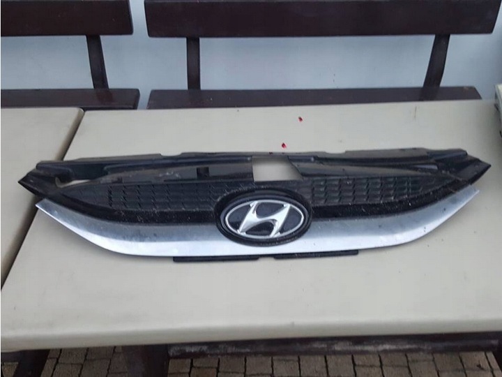 фото №1, Hiundai ix35_ ____решётка радиатора _ atrapa___2010
