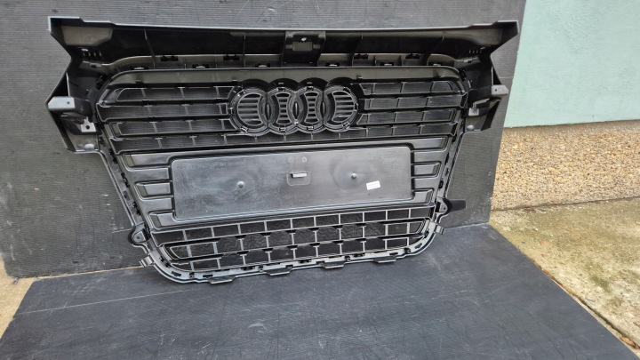 фото №10, Решітка радіатора audi a1 8x0 10-14 oem номер 8x0853651 чорний оригінал. нова !