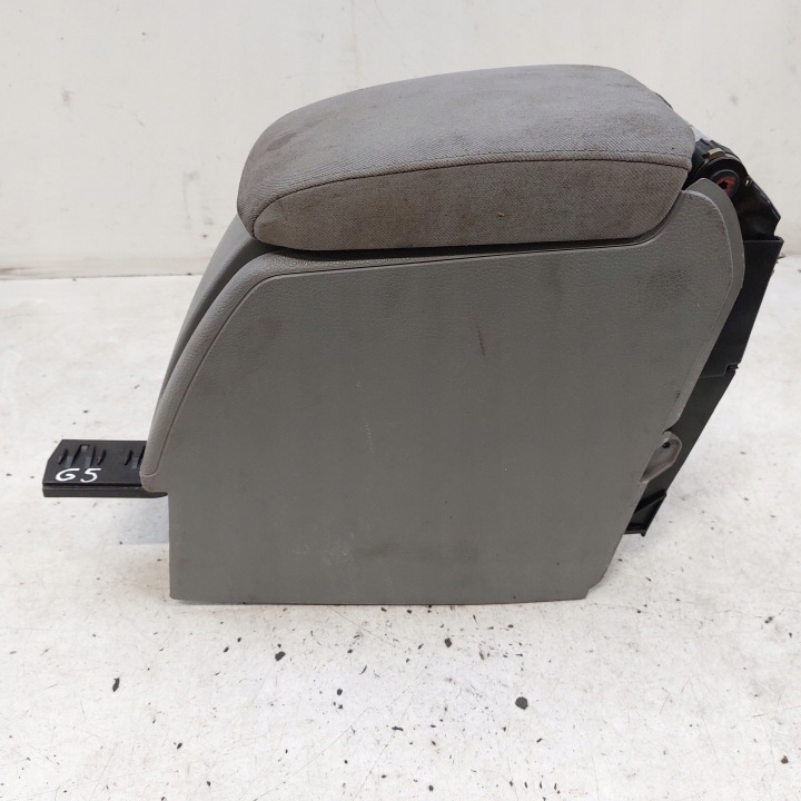 фото №14, Volkswagen golf 5 v підлокітник корпус 1k0864251
