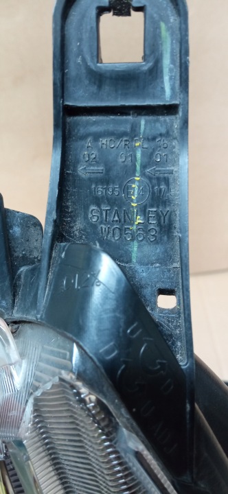 фото №12, Mitsubishi space star 12- фара передняя правое перед обычная stanley w0563