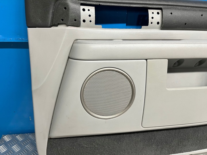 фото №9, Navigator ii 03 боковина оббивка двері праві перед