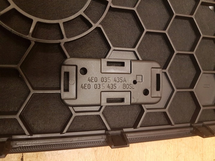 фото №2, Маскувальна накладка захист динаміка audi a8 d3