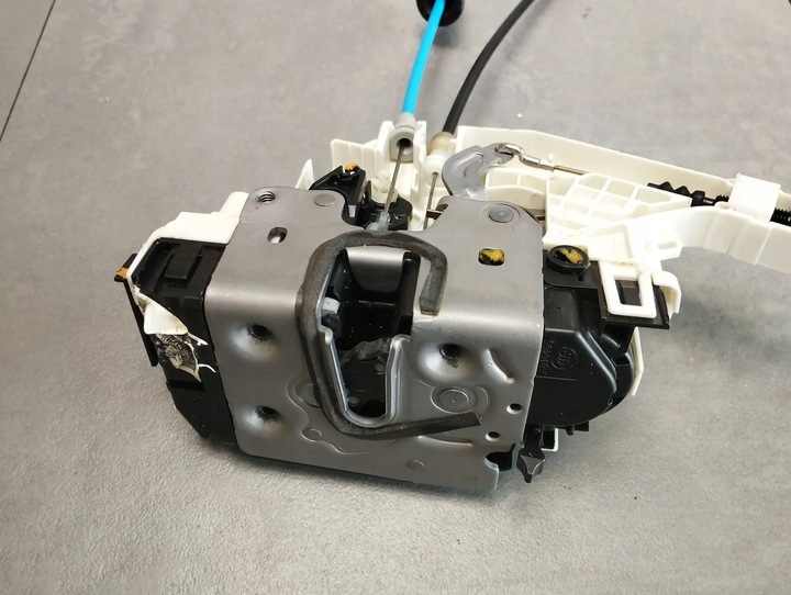 фото №1, Mercedes-benz cls c218 замок левый зад a0997300135