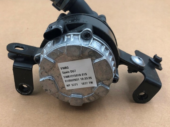 фото №8, Насос воды шланг 5wa121591a 5q0122063j seat cupra formentor hybf 1,4 etsi