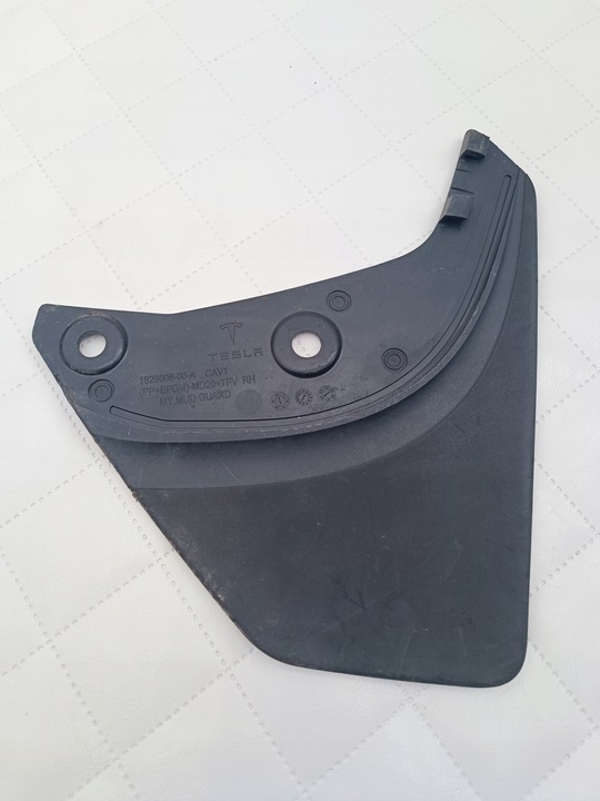 фото №1, Бризковик праві перед tesla модель y 20-23 1628006-00-a