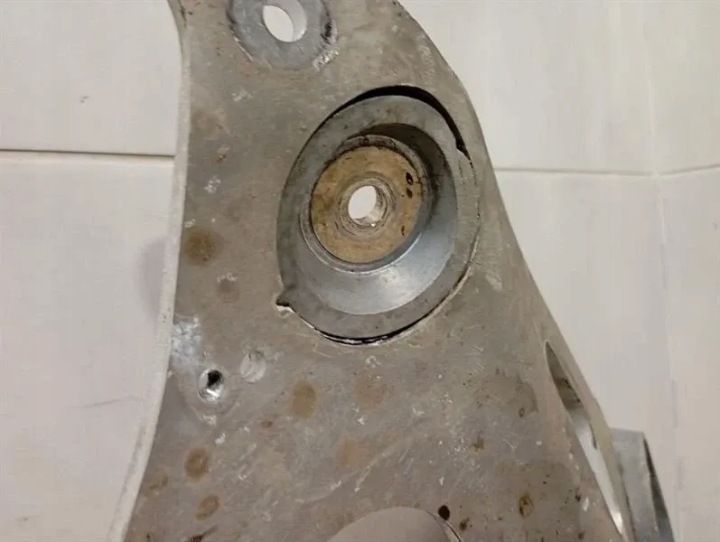 фото №8, Bmw 4 g83 m4 тримач кронштейн 33309504175 carrier rear set -