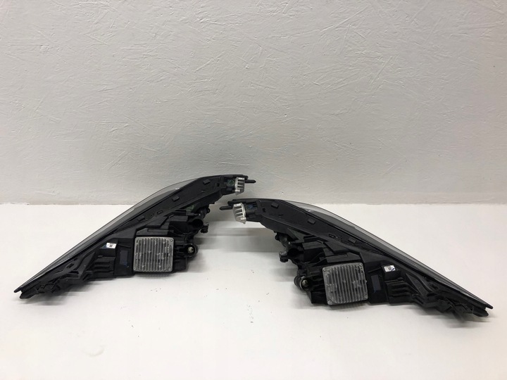 фото №12, Chevrolet corvette c8 лампа права ліва повний led комплект 20 -