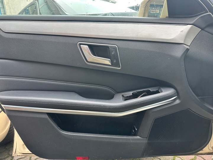 фото №7, Mercedes e класс w212 рестайлинг боковина обивка дверь перед левая европейская