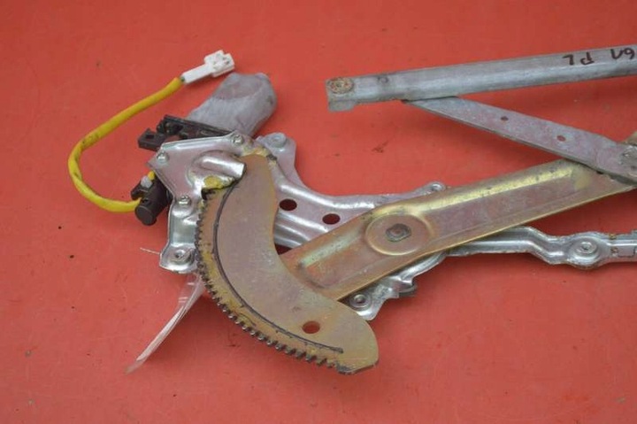 фото №9, Подъемник стекла левый перед eu 82720-10090 toyota starlet p9 3d 96-99