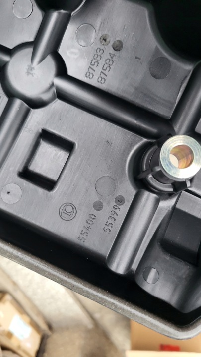 фото №11, Крышка клапанов форсунок renault scenic iii megane iii 1.9 dci 8200852689