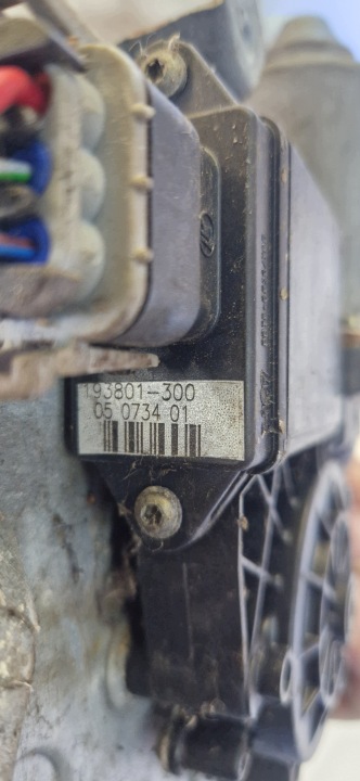 фото №8, Механизм стеклоподъёмник перед правое oem номер 193801-300 opel omega b универсал