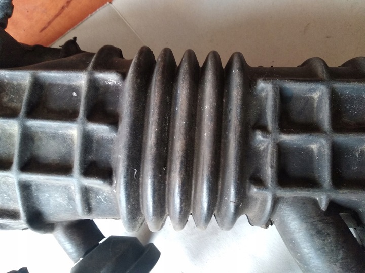 фото №10, Труба шланг повітря audi 100 c3 2,0b 034133357h