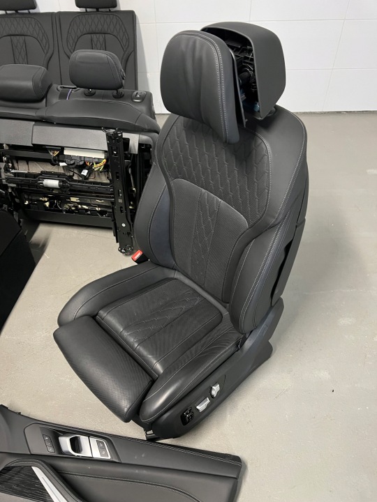 фото №13, Bmw x7 g07 сиденья сиденье диван туннель средство обшивки interior 3 rzędy schwarz