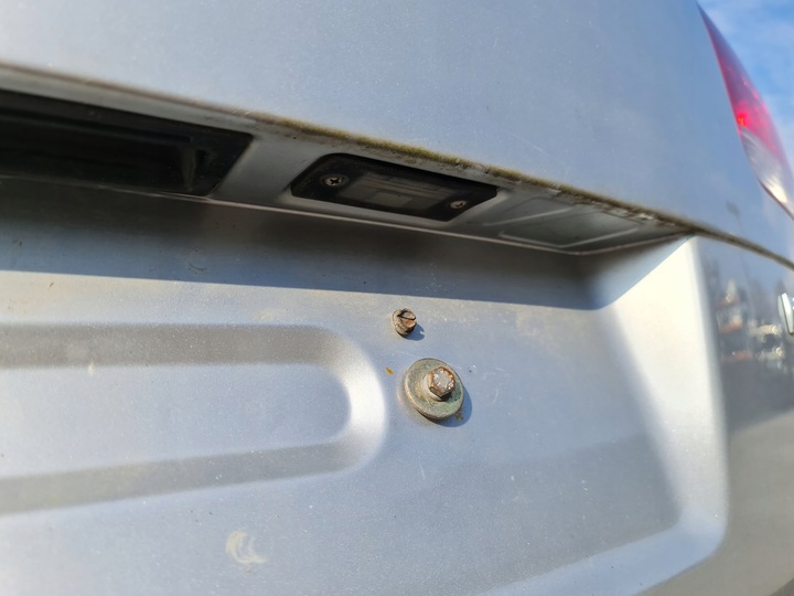 фото №11, Крышка багажника голый vw touareg 7l la7w lubelskie