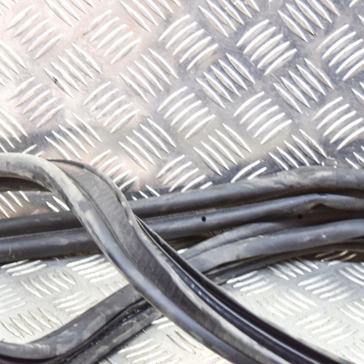 фото №6, Renault zoe 2015 гумова прокладка багажника заднього / na кузов