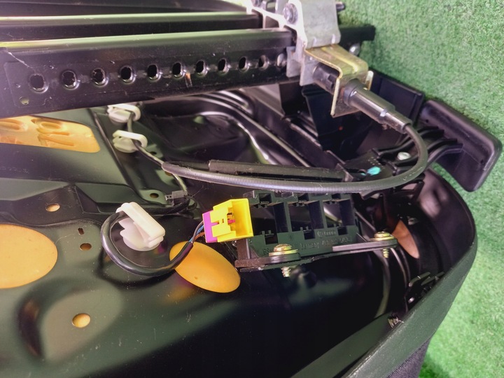 фото №14, Vw golf iv bora 5d combi сиденье сиденье правые пассажира подголовник подушка безопасности