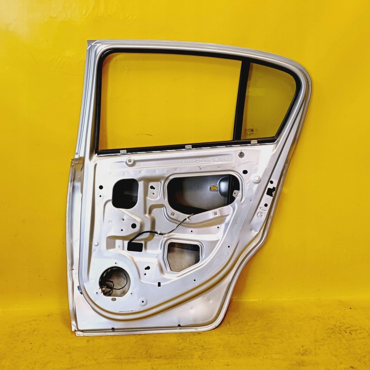 фото №10, Дверь правая зад задние правые opel corsa d 5 дверь hb lak: z157 nr42
