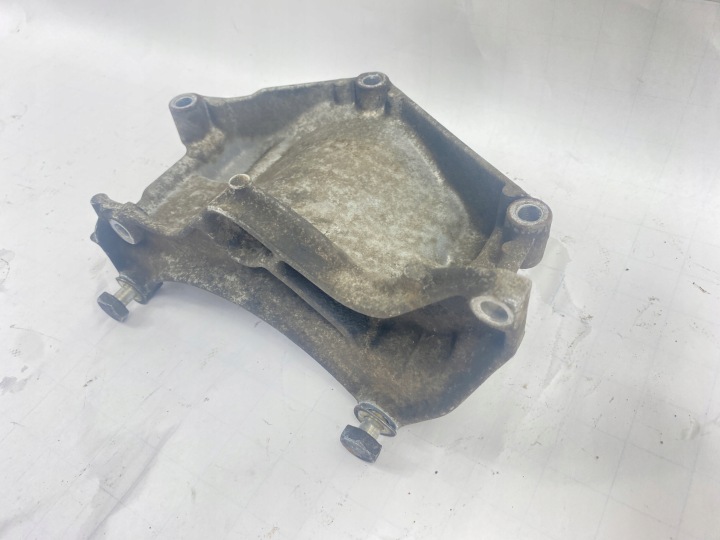 фото №8, Кронштейн крепление генератора mercedes w124 m111 e200 e220 220e 1111550135