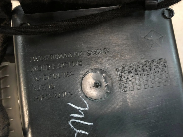 фото №7, Подлокотник w туннель jeep cherokee kl 1wz47trmaa