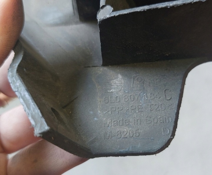 фото №3, Seat ibiza iii ползун бампера левый зад 6l0807183c