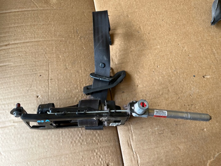 фото №1, Левый pas безопасности натяжитель volvo s40 ii v50 2004-2007 30730732