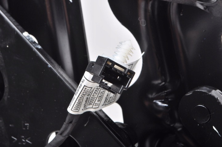 фото №11, Ferrari portofino 3.9 f164 петля дах правий 125502 007658