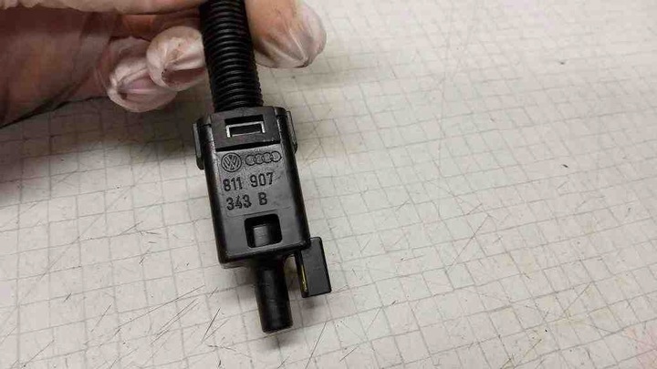 фото №8, Датчик педаль сцепления audi a4 8d2, b5 811907343b 1.9l дизель 1998