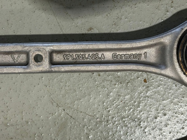 фото №9, Porsche 992 911 turbo підвішування задні ліве поворотна опора ричаги 992505435c