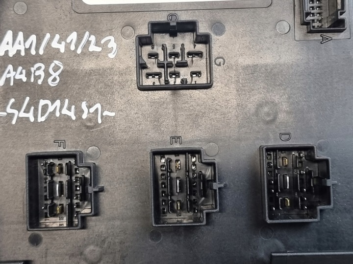 фото №10, Блок комфорта оригинал (блоки управления бортовой сетью) bcm oem номер 8k0907063c audi a4 b8 2.0 tdi 125kw англичанин 08r